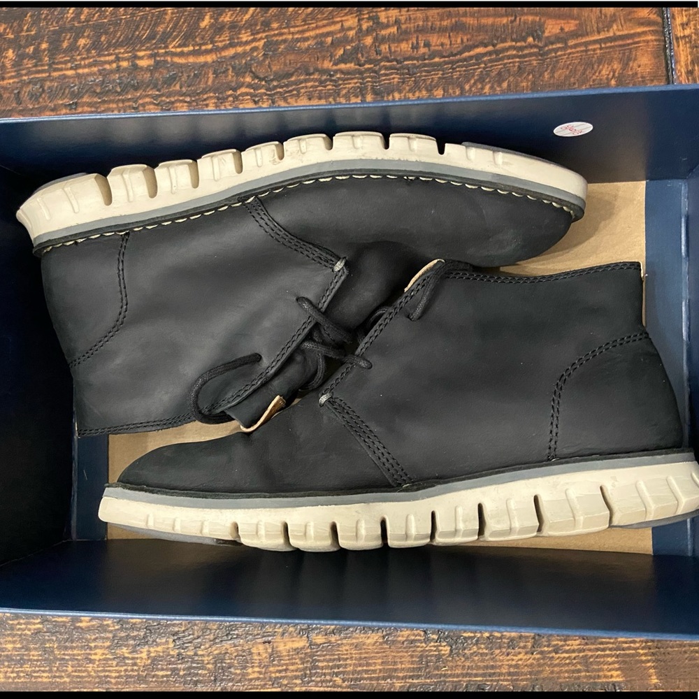 Cole Haan Black Suede Chukka Boots in Men’s 7